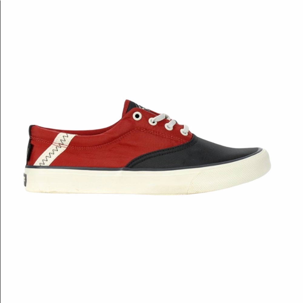 🛑SOld🛑Sperrys Dark Blue/ Red Sts21578 Made With Marine And Coastal Plastic Siz